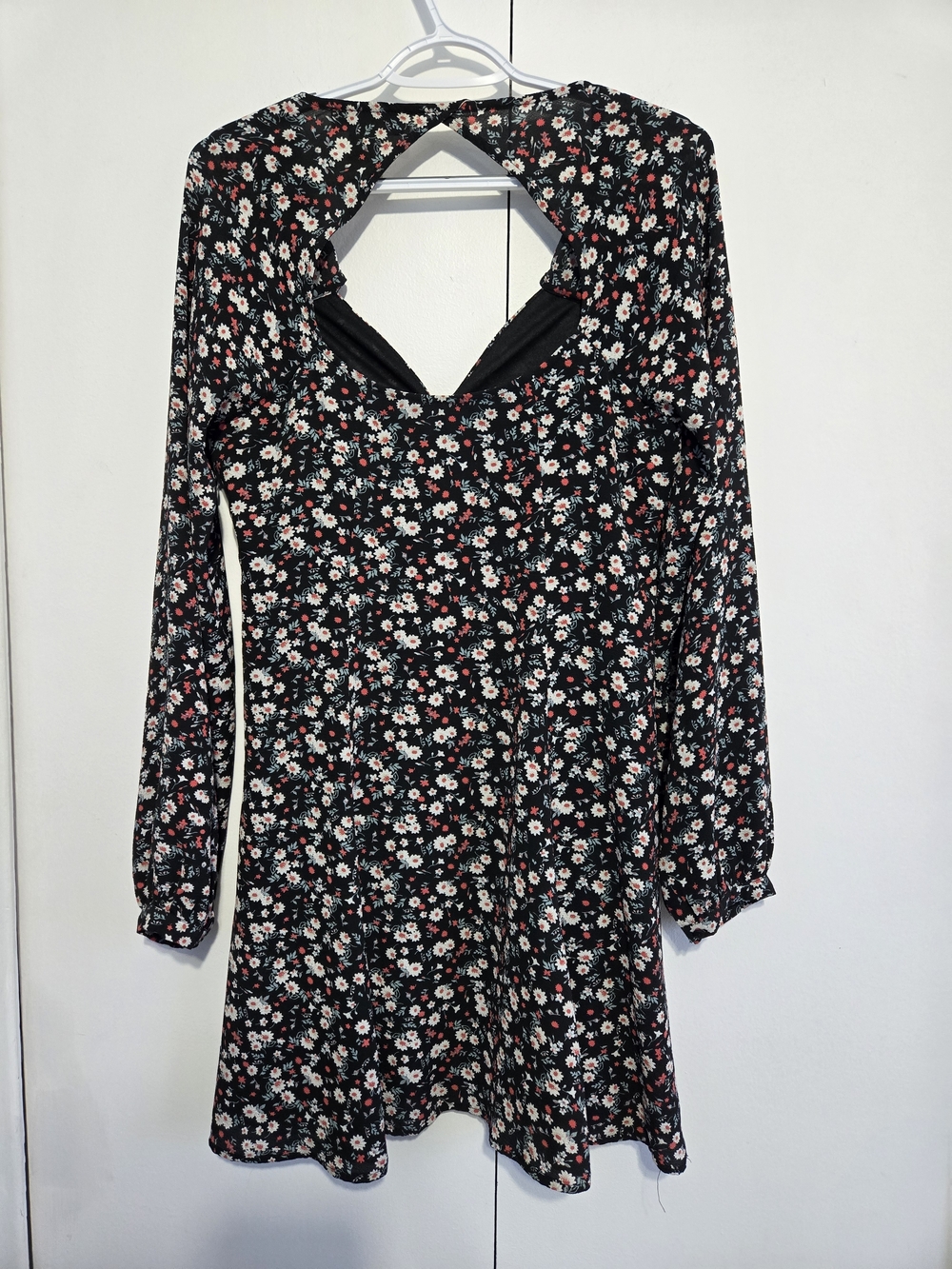 Flying Tomato Floral Mini Dress Long Sleeve Tie Front Cutout Black Boho Size M - Picture 5 of 6